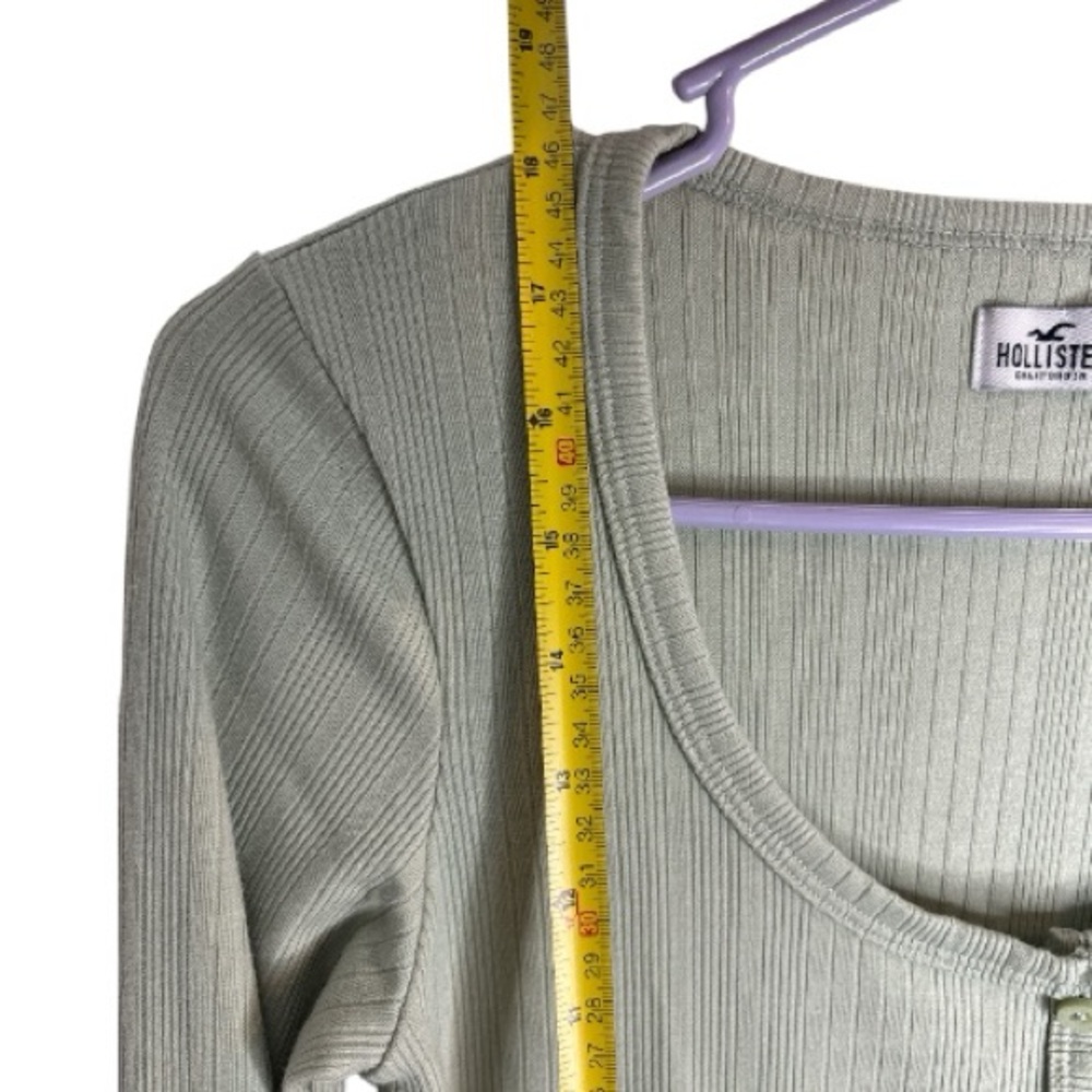 Hollister Women’s Light Green Ribbed Button-Down Crop Top Shirt Size XS NWT - Picture 4 of 7